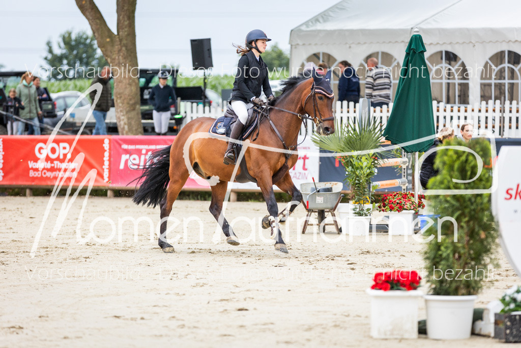 BHO-2PhSpr-M-028 | MomenTaufnahmen Pferdesportfotos