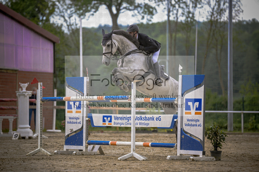 20240505-DOS_3436 | Entdecke hochwertige Reitturnierfotos von Foto Oger. Professionell, emotional und authentisch – jetzt Lieblingsmomente im Shop bestellen. - Realisiert mit Pictrs.com