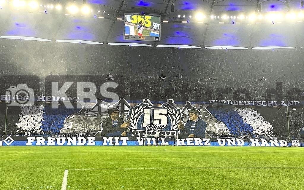 KBS Picture_HSV-Frankfurt_050 | HSV Fans Nordtribuene mit Choreo ,Sportplatz :  Volksparkstadion, - Realisiert mit Pictrs.com