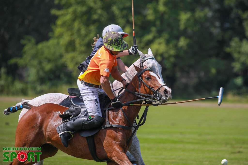 Polo_Willich_070623_047 | Bildergalerie von Sport-Ereignissen aber auch von weiteren spannenden Dingen - nicht nur vom Niederrhein. In Anlehnung an den bekannten Spruch von Hanns Dieter Hüsch heißt das Motto: "Niederrhein ist überall".  - Realisiert mit Pictrs.com