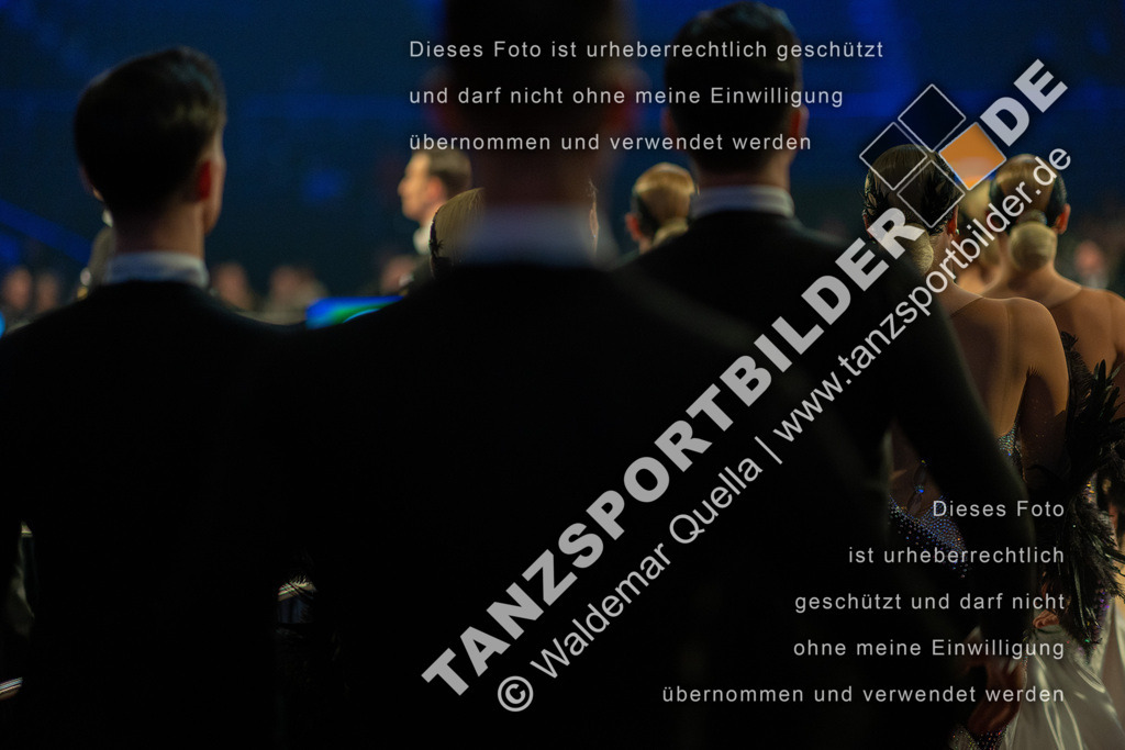 20251206-02735 | Hier finden Sie Tanz Bilder vom Latein und Standard Formationen tanzen. Sportbilder vom Tanzsport. Schöne Fotos und von Weltmeisterschaft, Europameisterschaft, Bundesliga, Regionalliga, Oberliga und Landesliga sowie von GOC Stuttgart, DanceComp, WM Bremen