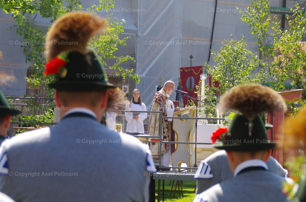 IMGP4708 | fotografiert von Axel PollmannLeonhardi Wallfahrt Benediktbeuern und Murnau, Fronleichnam, Fasching, Landschaft im Loisachtal und Benediktbeuern  - Realisiert mit Pictrs.com