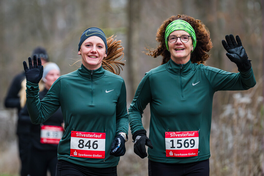 L1080048-Verbessert-RR | silvesterlauf2024 - Realisiert mit Pictrs.com