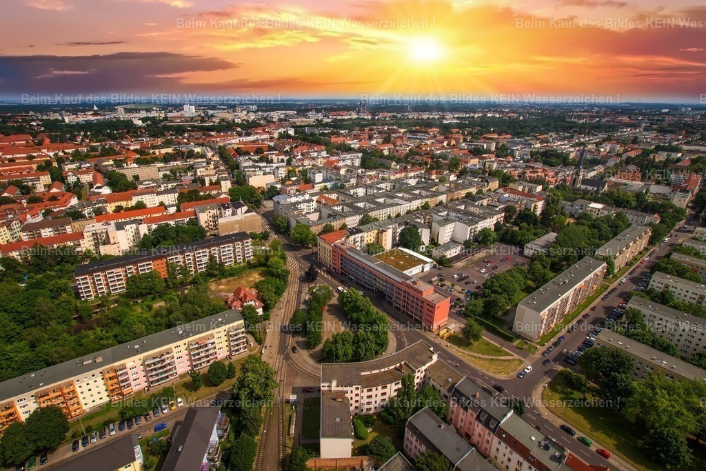 Stadtfeld LS 2 + Luminar | Magdeburg Luftbild Stadtfeld Olvenstedter Platz im Abendlicht oder Sonnenaufgang - Realisiert mit Pictrs.com