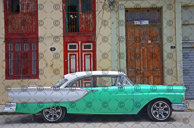 RGE_7100 | Amerikanischer Oldtimer in Havanna.   Fotograf: Ralf Gebhardt - Realisiert mit Pictrs.com