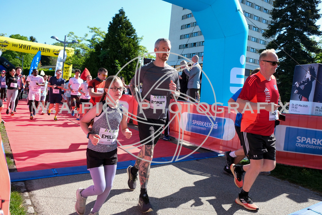 ..... | LINZ,AUSTRIA,27.April 24, Int. 3 Brückenlauf Linz  , Image shows: Photo: WAPICS / Michael ring