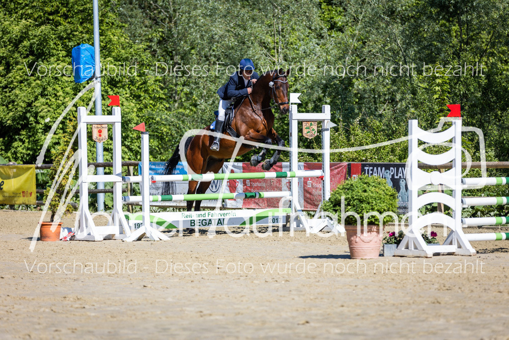 Donop24-A2Spr-071 | MomenTaufnahmen Pferdesportfotos