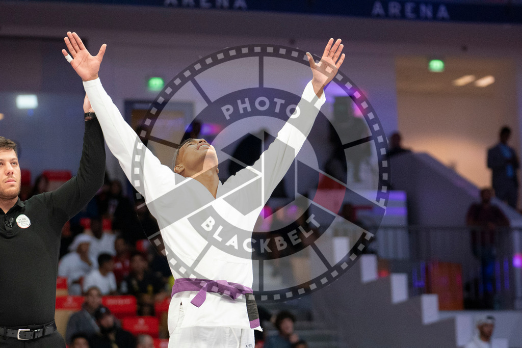 20231109PBB6668 | Fighters compete during the AJP World Professional Championship in the Mubadala Arena in Abu Dhabi, Arab United Emirates, on November 9, 2023.