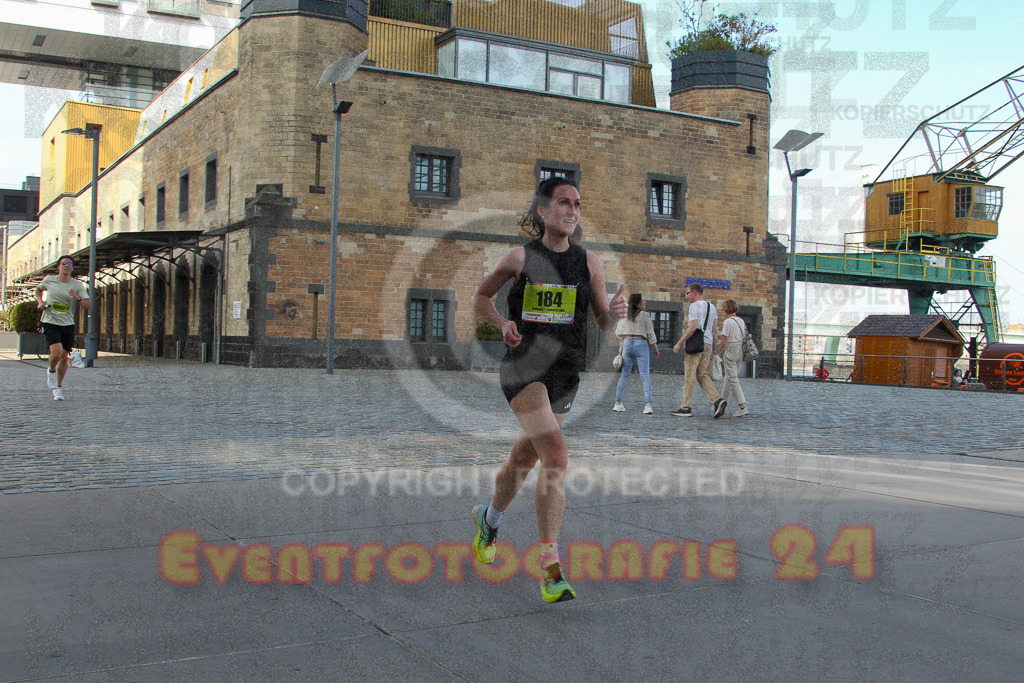 250920_1449_EV4_7195 | Sportfotografie im Rhein-Sieg Kreis, Köln, Bonn, NRW, Rheinland Pfalz, Hessen, etc. Unser Tätigkeitsfeld umfasst den Laufsport vom Volkslauf über den Marathon, Duathlon, Triathon bis zum Ultralauf wie Kölnpfad Ultra oder Schindertrail.