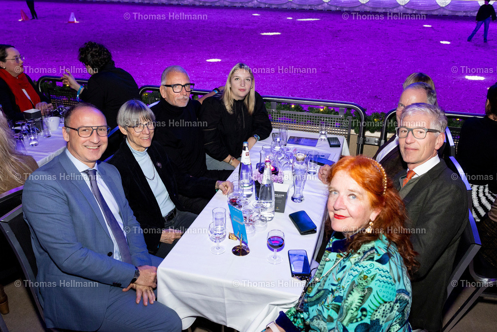 TH_Empfang Stadt u. Land Hessen_32797 | Empfang Stadt u. Land Hessen beim Festhallen Reitturnier Frankfurt 2025 am 17.12.25 in Frankfurt, Festhalle