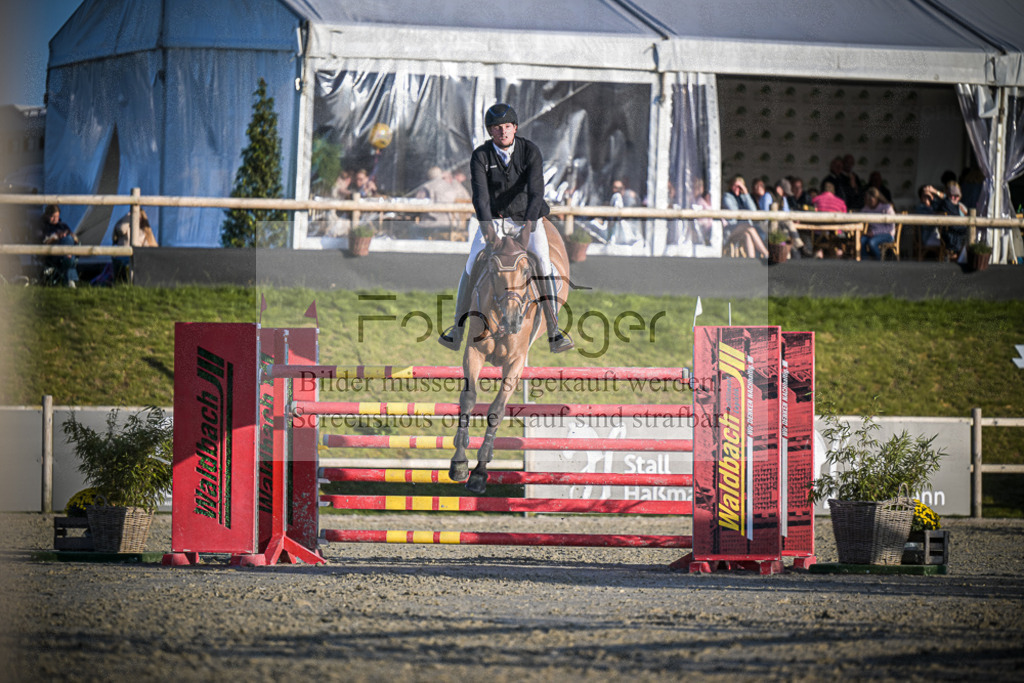DOS_2415 | Entdecke hochwertige Reitturnierfotos von Foto Oger. Professionell, emotional und authentisch – jetzt Lieblingsmomente im Shop bestellen.Deutschlandweite Turnierfotografie. - Realisiert mit Pictrs.com