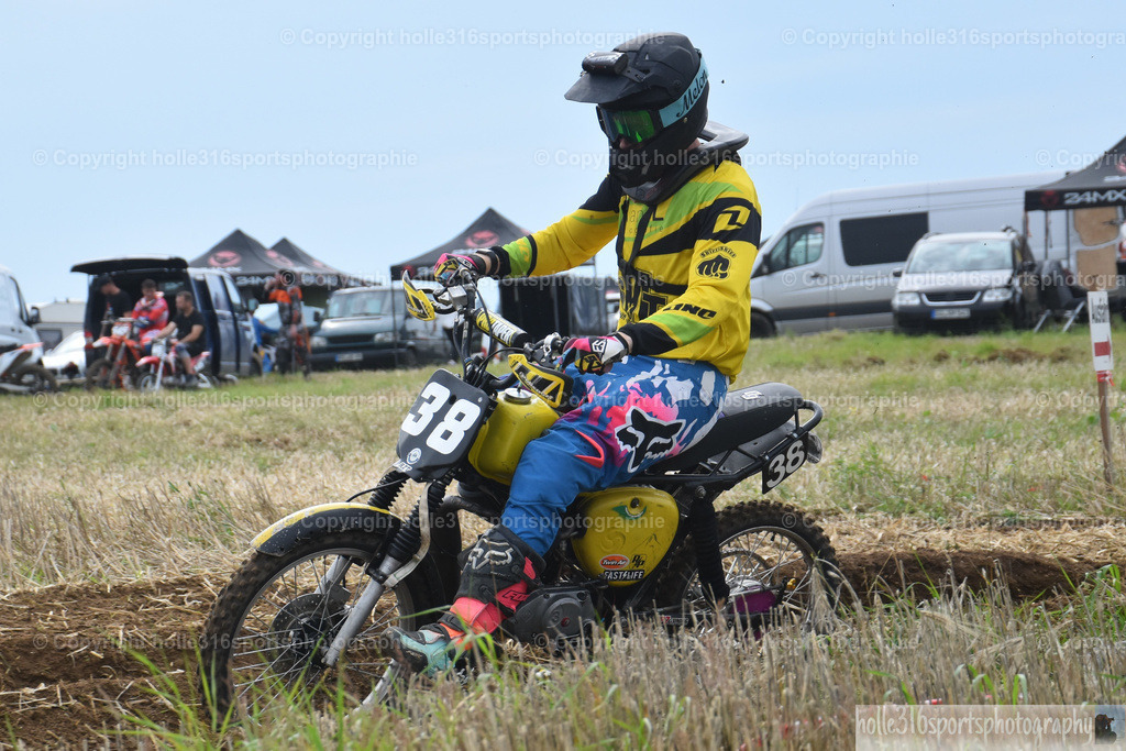 DSC_0185 (2) | Sportfotografie , Motorsport, Motoross, Reitsport, Mointainbike, Enduro,
Landschaft , Outdoor, Eventfotografie, Landschaft, Bilder online bestellen - Realisiert mit Pictrs.com