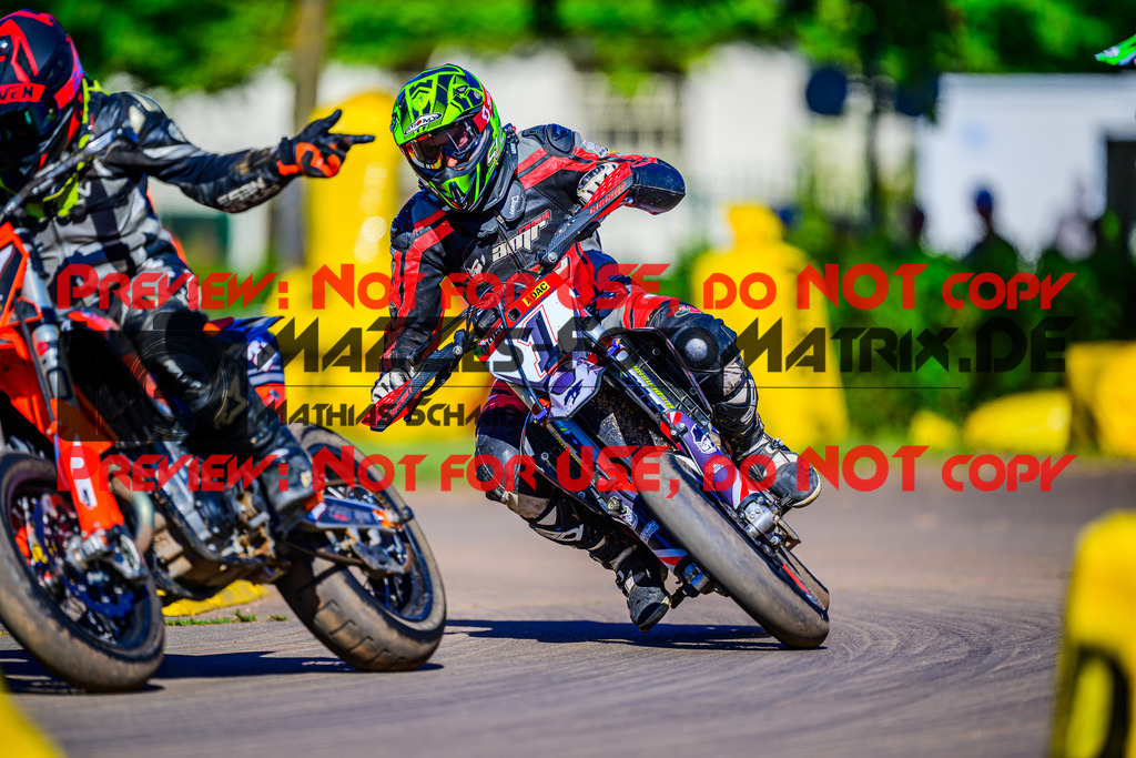 MaZZes_FotoMatrix_240816_6007705_2-170 | UE40