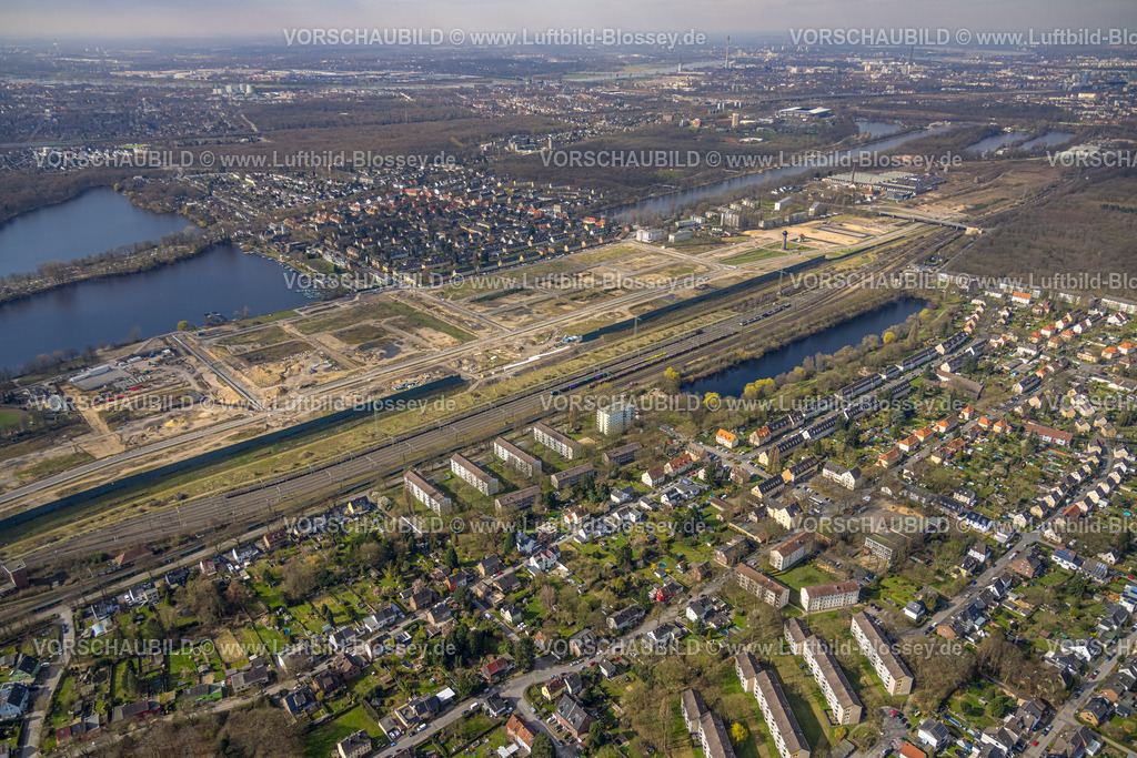 Duisburg240302777 | Luftbild, Baustelle für geplantes Duisburger Wohnquartier am ehemaligen Rangierbahnhof Wedau, an der Sechs-Seen-Platte und Regattabahn, denkmalgeschützte Siedlungen Wedau und Bissingheim, Fernsicht, Wedau, Duisburg, Ruhrgebiet, Nordrhein-Westfalen, Deutschland, Duisburg-S