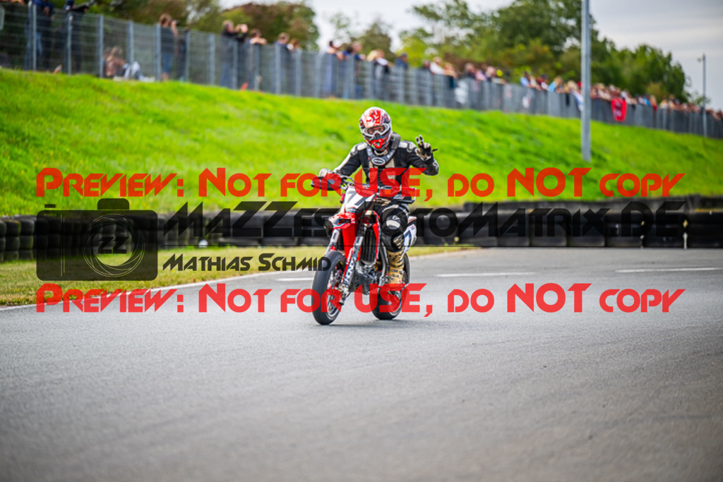 MaZZes_FotoMatrix_231001_0214 | S4