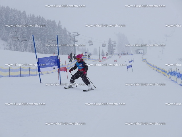 Boris (2) | Photos von der Skischule Warth - Realisiert mit Pictrs.com