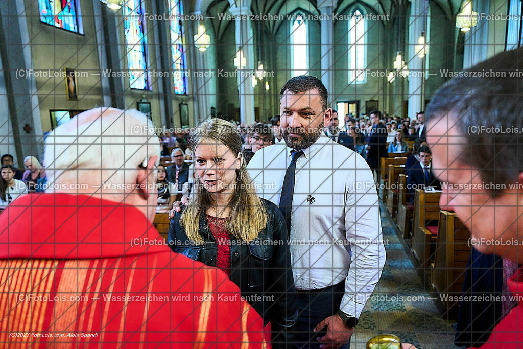 ALP2408_Pfarrfirmung Wieselburg_Sakrament der Firmung | (C)FotoLois.com, Alois Spandl, Pfarrfirmung in Wieselburg mit Firmspender Eduard Gruber (ehemaliger Generalvikar der Diözese St. Pölten), Sa 3. Juni 2023.