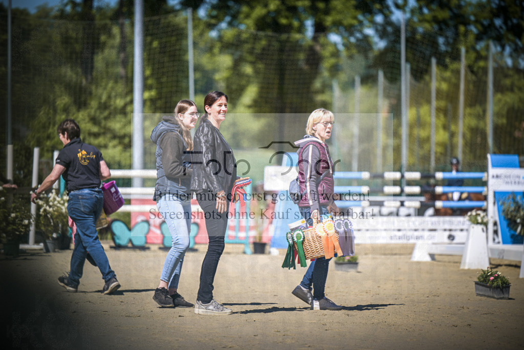 DOS_8078 | Entdecke hochwertige Reitturnierfotos von Foto Oger. Professionell, emotional und authentisch – jetzt Lieblingsmomente im Shop bestellen.Deutschlandweite Turnierfotografie. - Realisiert mit Pictrs.com