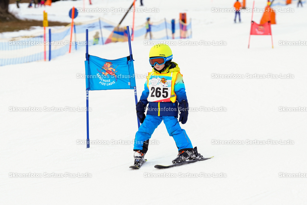 SRF_02.01.2026_0496 | Skirennfotos,Serfaus,Fiss,Ladis,Kinderskirennen,Winter,Tirol,Oberland,skirace,SFL,feelfree,weil wir's genießen,ski,Ski,skifahren,Sonnenplateau, - Realisiert mit Pictrs.com