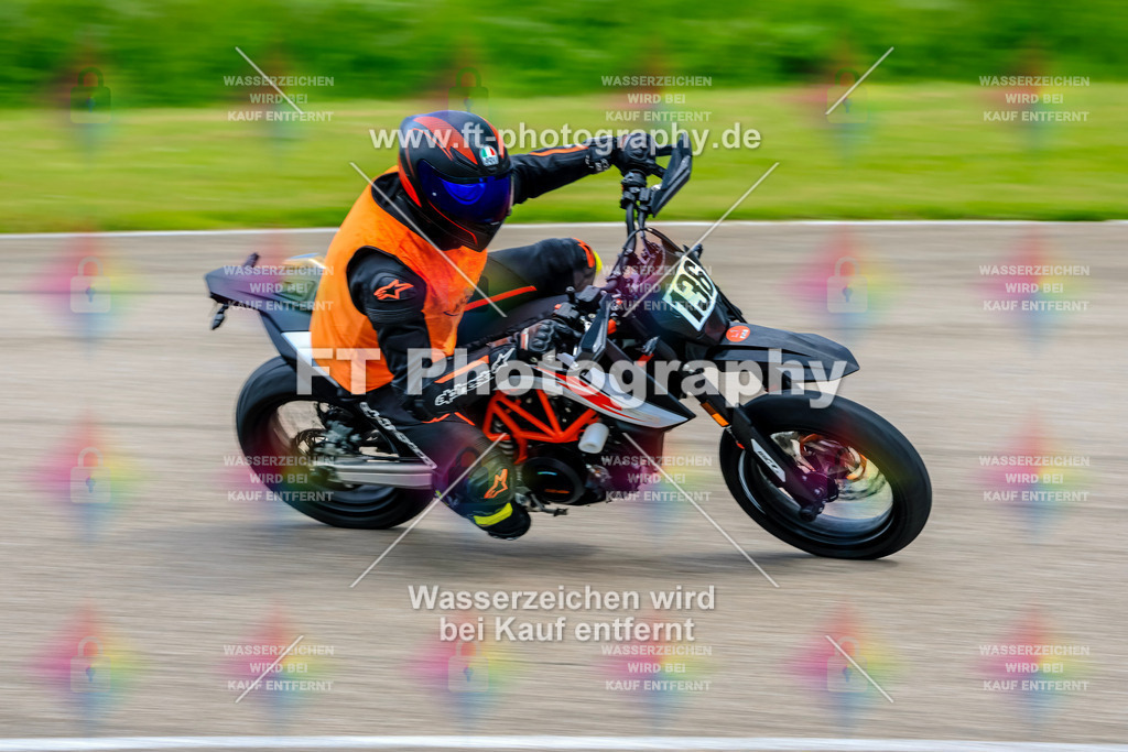 MotoTeam-9744 | Hier findet Ihr Bilder von Touristenfahrten auf der Nürburgring Nordschleife oder von anderen Veranstaltungen die ich besucht habe. Viel Spass beim Durch Schauen 