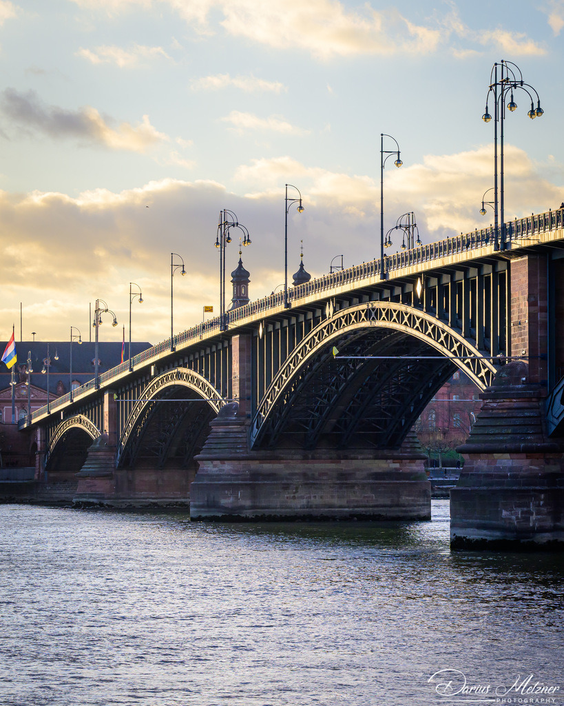 Die Theodor-Heuss-Brücke | Die Theodor-Heuss-Brücke in Mainz