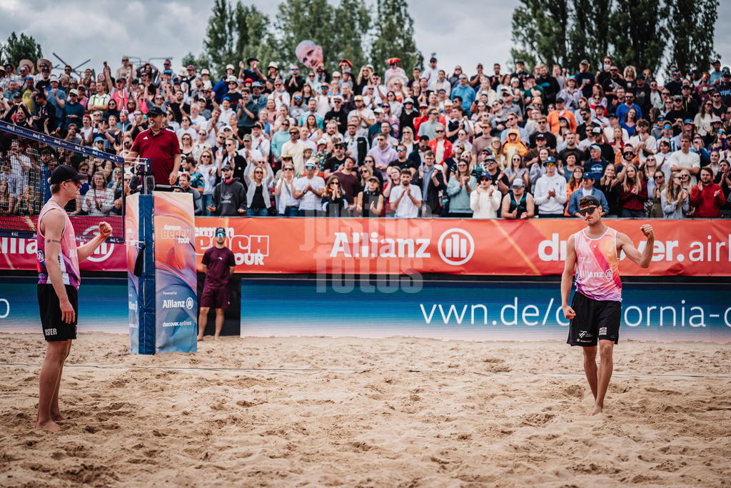 Beachvolleyball | Männer | Allianz German Beach Tour 2025 | Tourstop Berlin | 24.08.2025 | v.l. Philipp Huster und Max Just jubeln