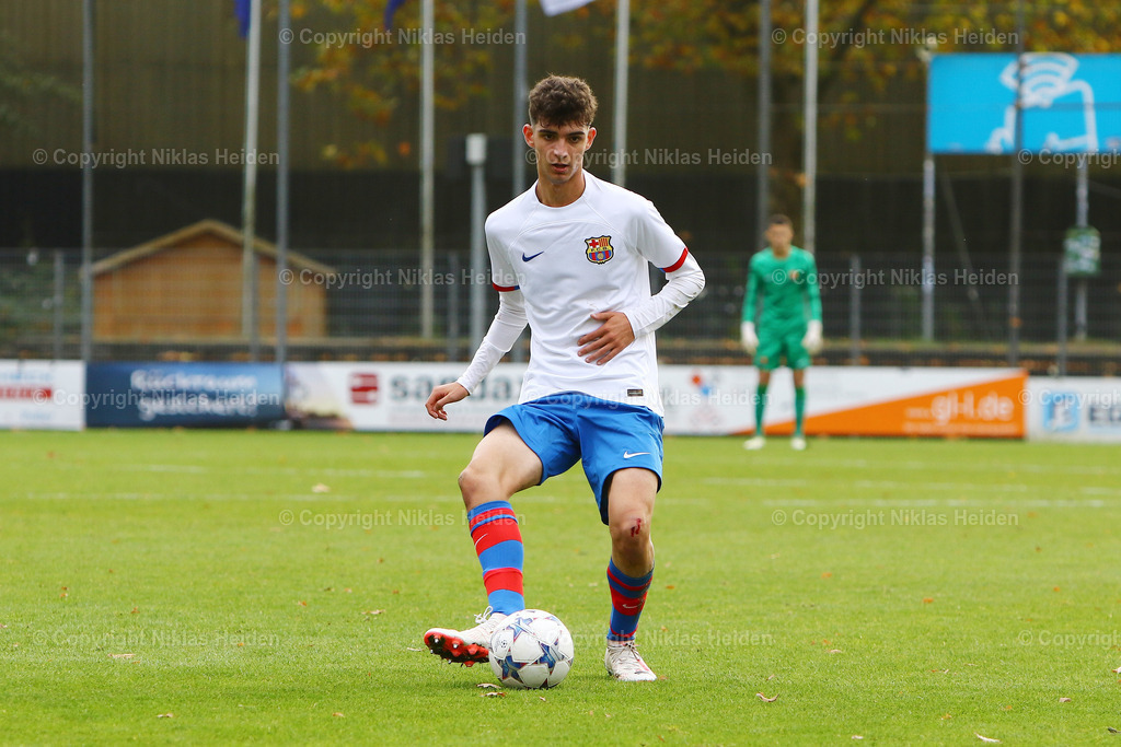 NH_FCShakhtarDonetsk_FCBarcelona_YouthLeague_07112023 | #5 Albert Navarro (FC Barcelona U19)

UEFA Youth League I 4. Spieltag I 07.11.2023