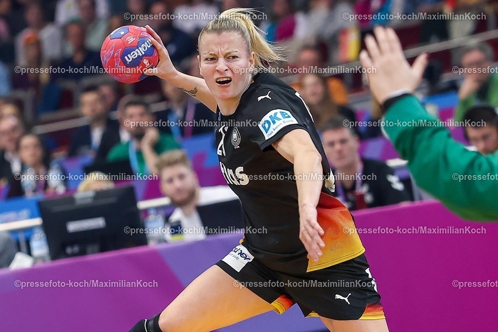 IHF09122502029 | 09.12.2025, Handball WM Frauen, Viertelfinale, Deutschland - Brasilien, 27th IHF Women's Handball World Championship, Westfalenhalle Dortmund: Antje Doll (GER #29) 