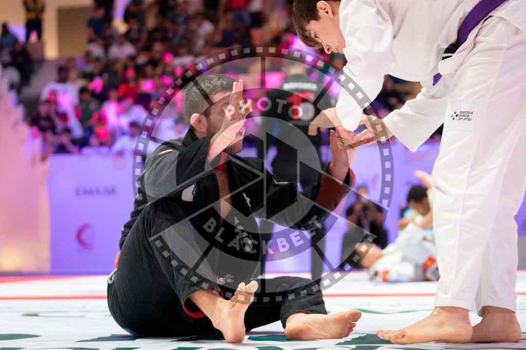 20231109PBB5921 | Fighters compete during the AJP World Professional Championship in the Mubadala Arena in Abu Dhabi, Arab United Emirates, on November 9, 2023.
