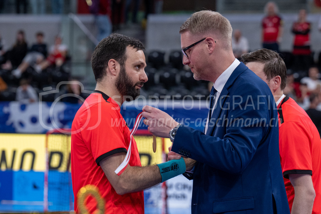 2025 Men's U19 WFC - Finland v Czechia | Referee Benjamin Schläpfer during 2025 Men's U19 WFC, Switzerland: 04.05.2025, Zürich, Swiss Life Arena.Event page: <a href="https://www.u19wfc2025.ch/">www.u19wfc2025.ch</a>Credit: Markus Aeschimann, <a href="https://markus-aeschimann.ch">markus-aeschimann.ch</a>Instagram: <a href="https://instagram.com/sportfotografie.aeschimann">@sportfotografie.aeschimann</a> - Realisiert mit Pictrs.com
