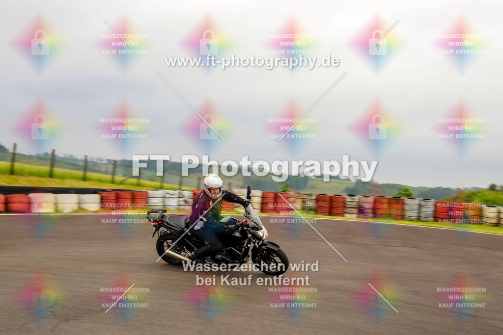 OBK-5569 | Hier findet Ihr Bilder von Touristenfahrten auf der Nürburgring Nordschleife oder von anderen Veranstaltungen die ich besucht habe. Viel Spass beim Durch Schauen 