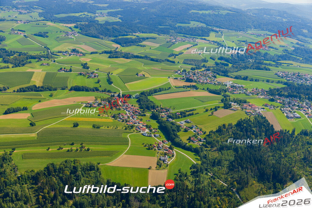 Luftaufnahme Saderreut Büchlberg - Die Luftaufnahme wurde 2025 vom UL-Flugzeug heraus erstellt ( keine Drohne ) - Hochauflösende Luftaufnahme - für professionelle Ausdrucke geeignet. Die Geschenkidee !Mit Lizenz und Bildrechte bestellbar