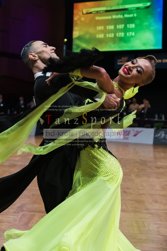 20250821_WDSF_GS_Std_R1_B2_3993 | Tanzsportbilder, Standardtanz, Lateintanz, WDSF, DTV, LTVB, dancecomp, goc, hessen tanzt, blaues band der spree, walzer, tango, wiener walzer, slowfox, quickstepp, samba, rumba, cha-cha-cha, paso doble. jive, hd-kroft photography, turniertanzsport