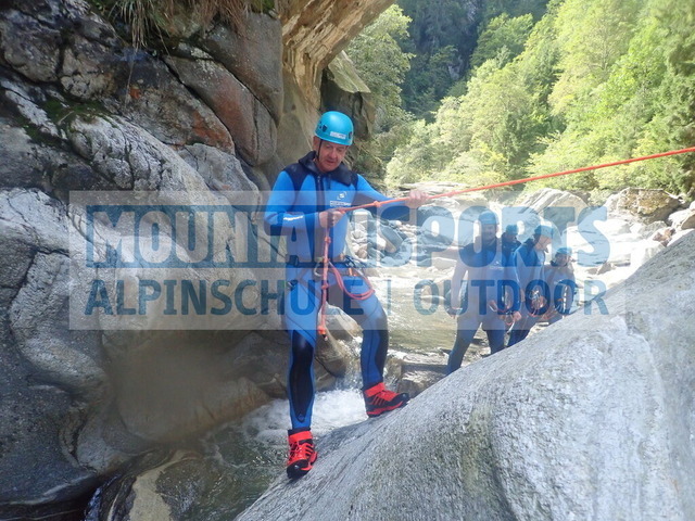 P1010008 | Bestelle die Bilder deines Berg- oder Wasser-Abenteuers mit Mountain Sports bequem von zu Hause aus direkt über unseren Online Fotoshop von pictrs.com. - Realisiert mit Pictrs.com