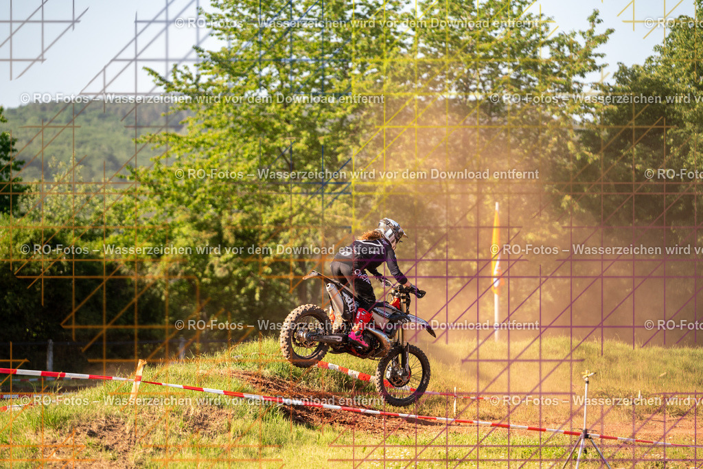 Wolfshausen 3 Lauf -1968 | Sportfotografie von RO-Fotos: Motorsport, Motocross, Enduro, Laufveranstaltungen und Triathlon. Professionelle Fotos von Sportlern und Events. - Realisiert mit Pictrs.com