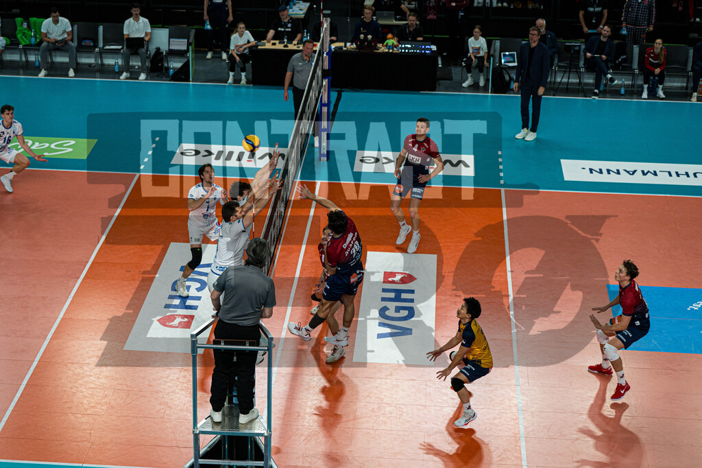 Volleyball I Herren I Saison 2025/2026 I Bundesliga I 5. Spieltag I SVG Lüneburg - VfB Friedrichshafen | CONTRAST ZERØ MEDIA - Realisiert mit Pictrs.com