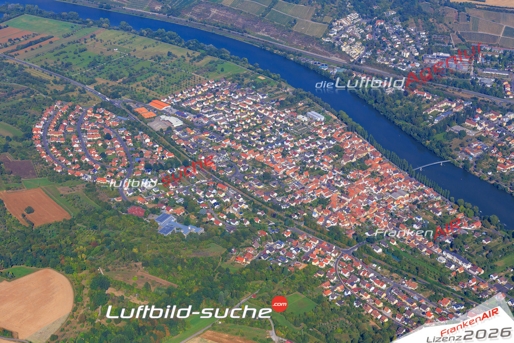Die Luftaufnahme Main - Margetshoechheim wurde vom UL-Flugzeug (keine Drohne) aus fotografiert.Hohe Druck- Auflösung-die Geschenkidee!