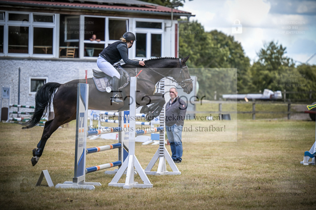 DOS_0387 | Entdecke hochwertige Reitturnierfotos von Foto Oger. Professionell, emotional und authentisch – jetzt Lieblingsmomente im Shop bestellen. - Realisiert mit Pictrs.com