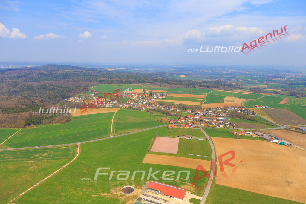 Luftbild von Roth Lichtenfels - Luftaufnahme wurde 2016 von https://frankenair.de mittels Flugzeug (keine Drohne) erstellt - die Geschenkidee