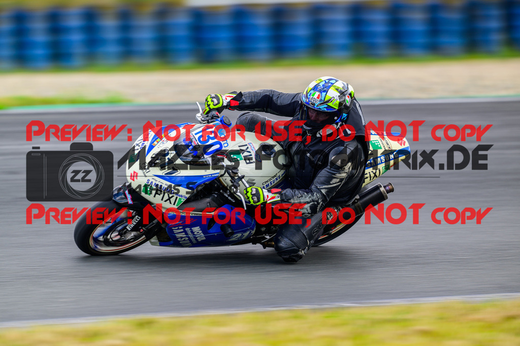 MaZZes_FotoMatrix_240724_6007705_9969 | BLAU