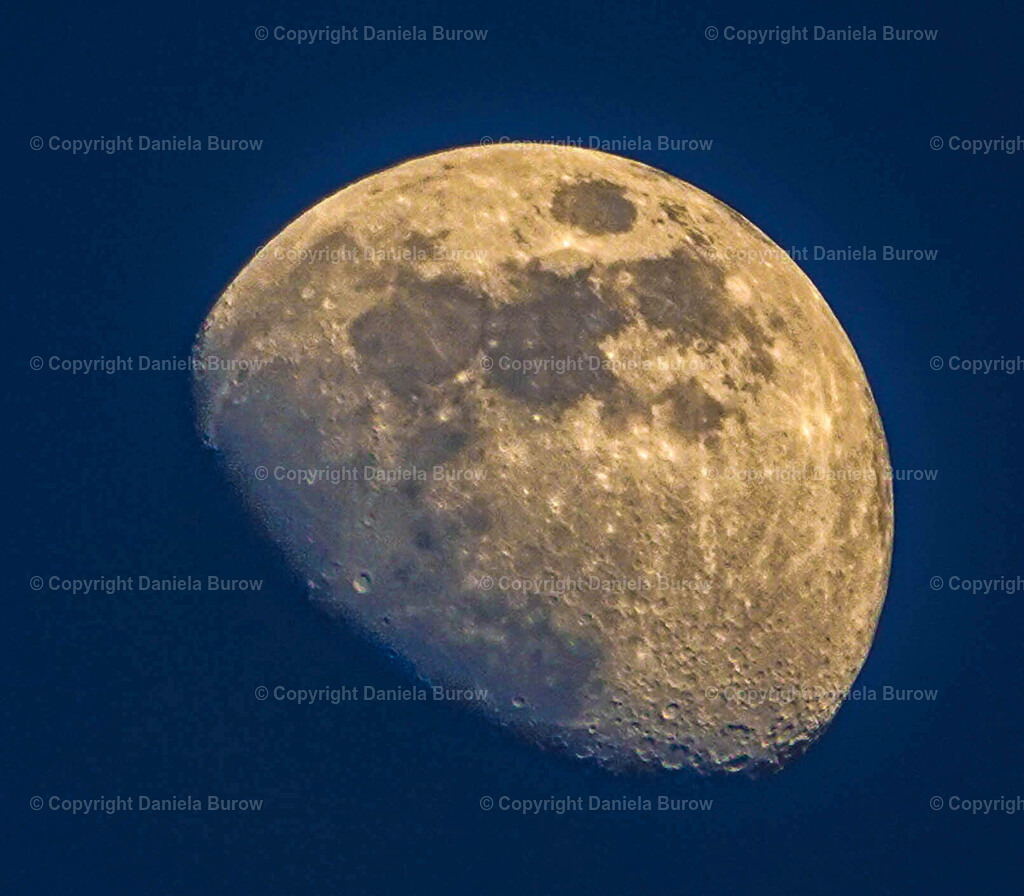Mond | danielaburow - Realisiert mit Pictrs.com