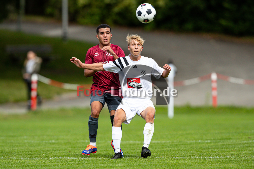SV Polling II gegen SG Söcking/Starnberg | Fußball A-Klasse Herren Oberbayern Zugspitze Gruppe 5 7. Spieltag, SV Polling II gegen SG Söcking/Starnberg, 20240915,Lukas Fendt (SV Polling II 15) am Ball,2024-09-15 in Polling (Sportplatz Polling), Mohamend Japani (SG Söcking/Starnberg 14), Lukas Fendt (SV Polling II 15)Copyright: WolfgangxLindner www.foto-lindner.de / shop.foto-lindner.de