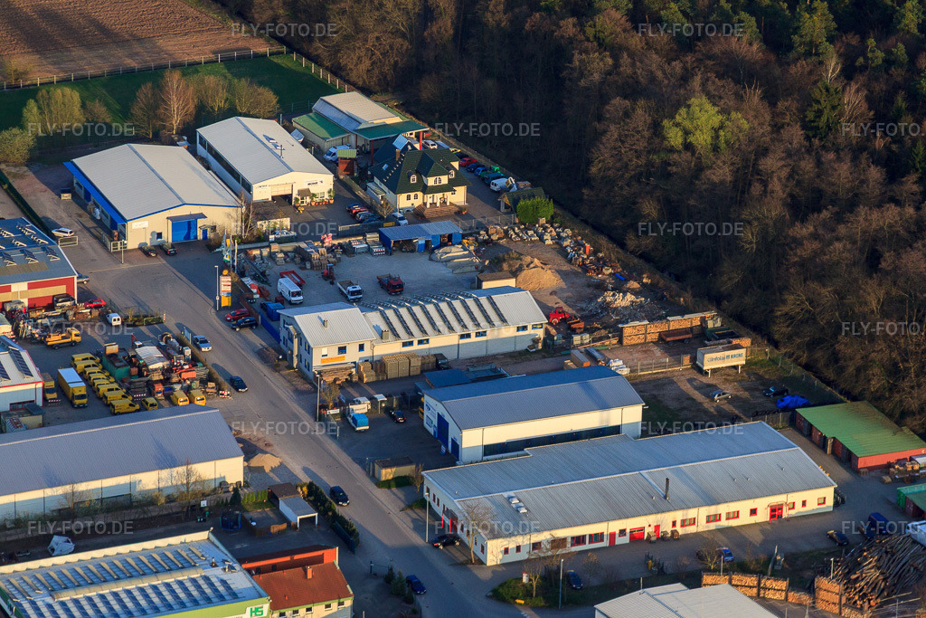 Luftbild: Industriegebiet Am Gäxwald mit Druckerei Nunnenmann GmbH und Kamin- und Schornsteintechnik Simsek GmbH in Herxheim bei Landau im Bundesland Rheinland-Pfalz in Deutschland. Foto: IMG_38909.jpg vom 25.03.2011 durch Werner Riehm/FLY-FOTO.deNunnenmann