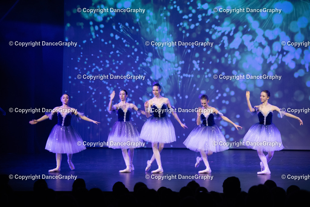 GPHY2429 | DanceGraphy - Realisiert mit Pictrs.com