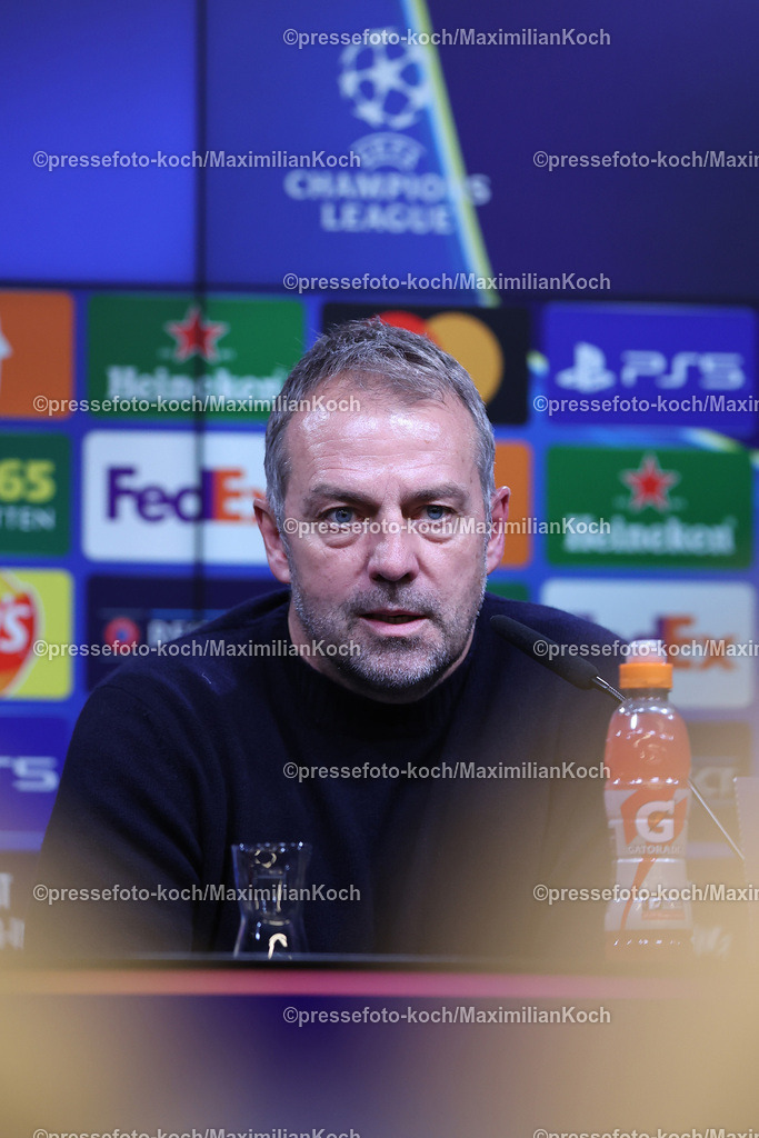 UCL11122401098 | 11.12.2024, UEFA Champions League, Borussia Dortmund - FC Barcelona, 8. Spieltag, Signal Iduna Park, Saison 2024 2025: Pressekonferenz nach dem Spiel mit den Trainern - Cheftrainer Hans-Dieter Hansi Flick (Barca)