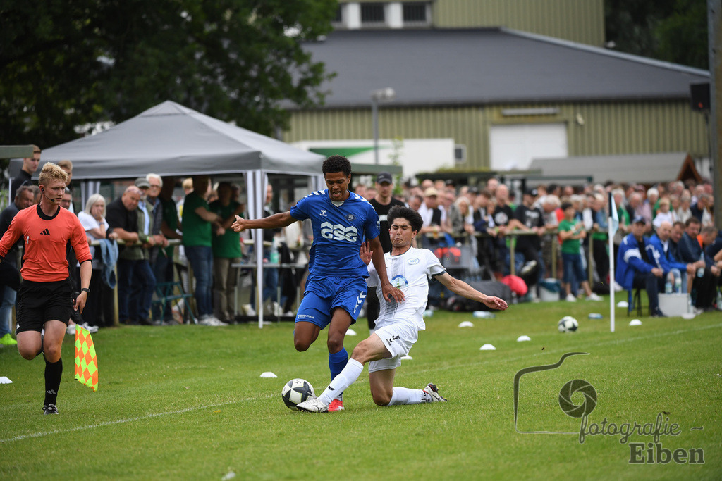 Sport-Duwe Cup | Sport-Duwe Cup Oldenburg; SSV Jeddenloh (weiß)-VFB Oldenburg (blau) am 05.07.2025 in Oldenburg (Sportanlage TuS Eversten), Photo: Philip Eiben 2025 - Realisiert mit Pictrs.com