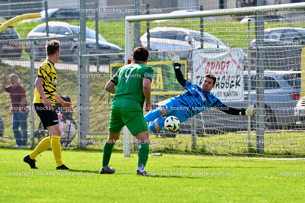 SC Landskron vs. FC Faakersee | Flugeinlage, #9 Damjan Jovanovic SC Landskron, #23 Roman Adunka FC Faakersee, #38 Michael Lessiak FC Faakersee, SC Landskron vs. FC Faakersee, SC Landskron vs. FC Faakersee am 27.04.2025 in Villach (Sportanlage Landskron), Austria, (Photo by Bernd Stefan)