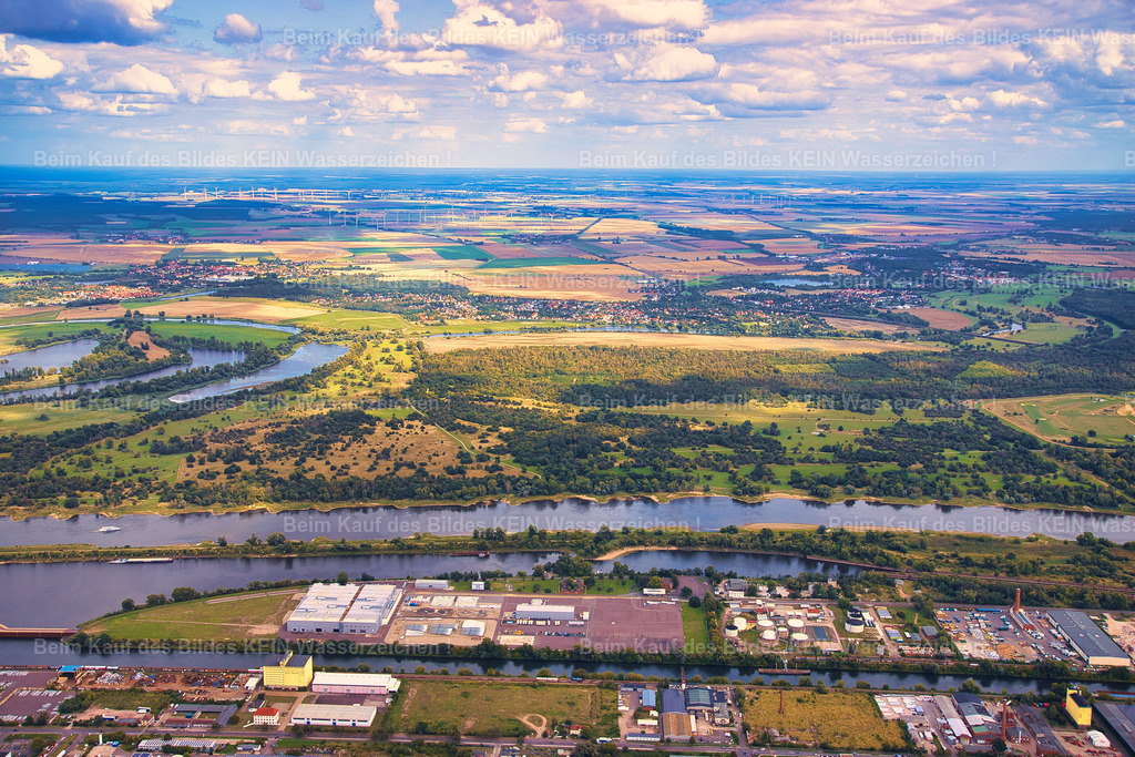 magdeburg_8720 | Die Magdeburger Platte® - das sind die schönsten Luftbilder von Magdeburg & Sachsen-Anhalt auf Acryl, Leinwand oder zum Download. Das ist Luftbildfotografie & Luftbildaufnahmen mit Drohne & Flugzeug.  - Realisiert mit Pictrs.com