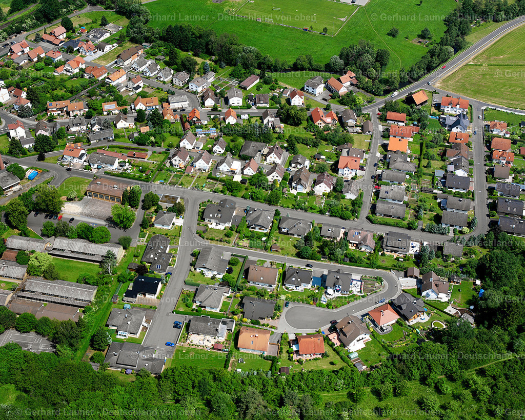 2614535 | NIEDER-GEMüNDEN 09.06.2006 Wohngebiet einer Einfamilienhaus- Siedlung  in Nieder-Gemünden im Bundesland Hessen, Deutschland // Single-family residential area of settlement  in Nieder-Gemünden in the state Hesse, Germany Foto: Gerhard Launer