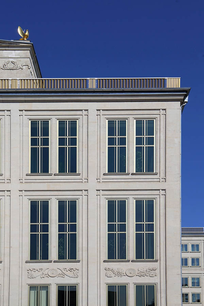 Foto: Leipzig - Oper Leipzig | Das Team hinter BILDLEXIKON LEIPZIG bündelt historische wie aktuelle Informationen über die Stadt Leipzig in Text und Bild auf einer Plattform und stellt diese der interessierten Öffentlichkeit zur Verfügung.